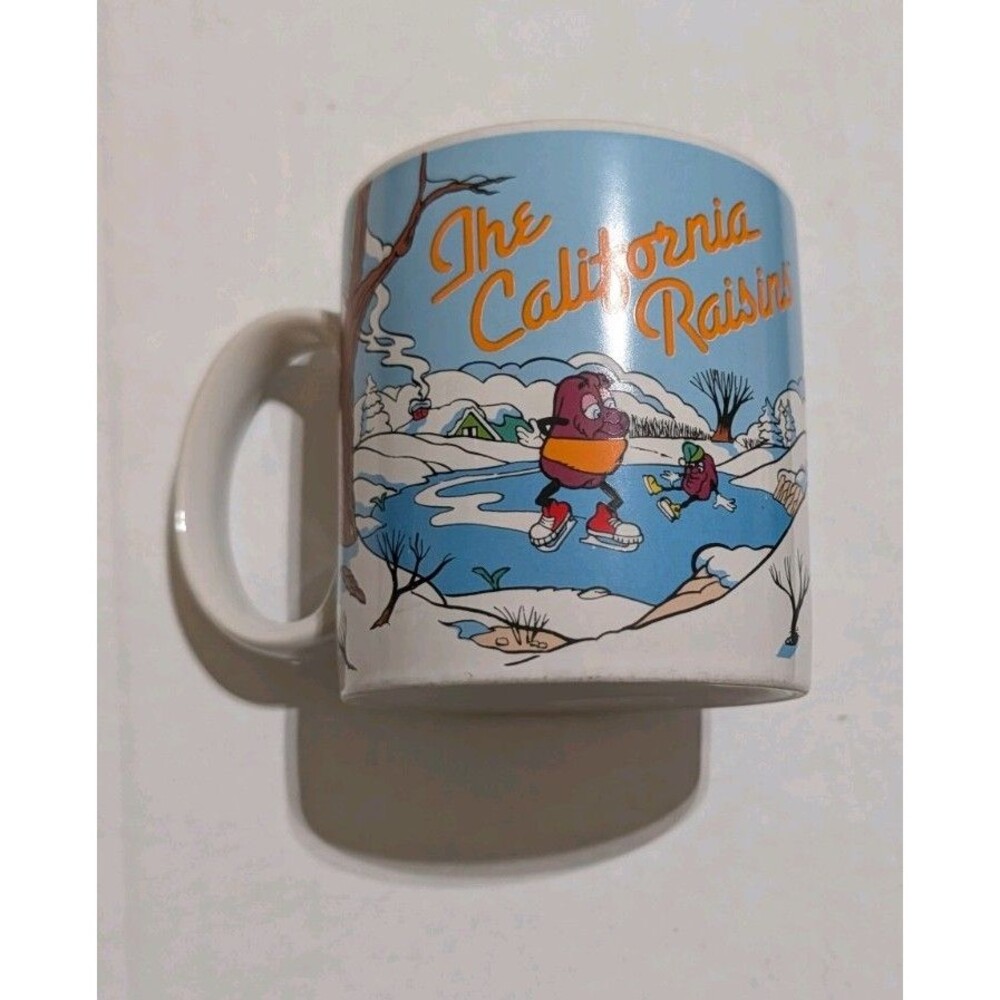 Vintage 1988 The California Raisins Winter Snow Sledding Coffee Mug Applause